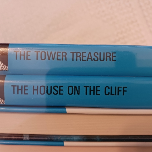 The Hardy Boys 1-5 Book Set - Picture 2 of 4